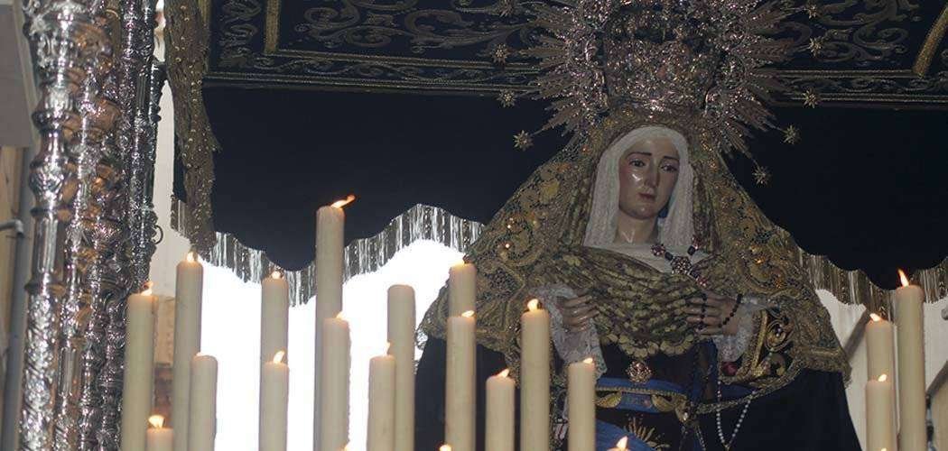 La Virgen de la Caridad, durante su desfile procesional (C.A.)