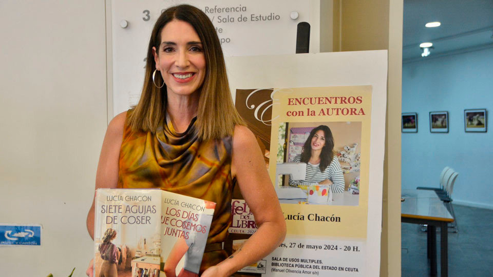 Lucía Chacón, esta tarde en la biblioteca «Adolfo Suárez»