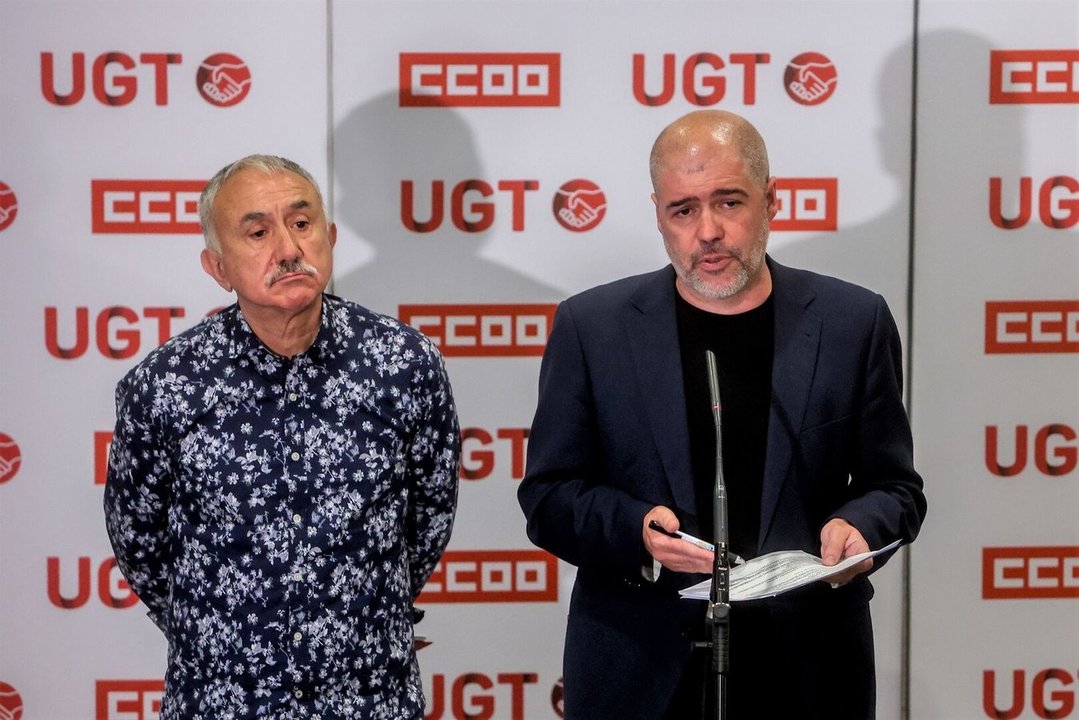 Los secretarios generales de UGT, José Álvarez, y CCOO, Unai Sordo