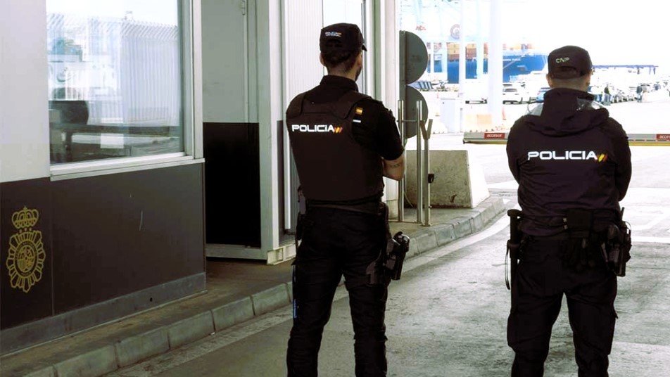 policia-nacional-frontera-schengen-algeciras-1140x570