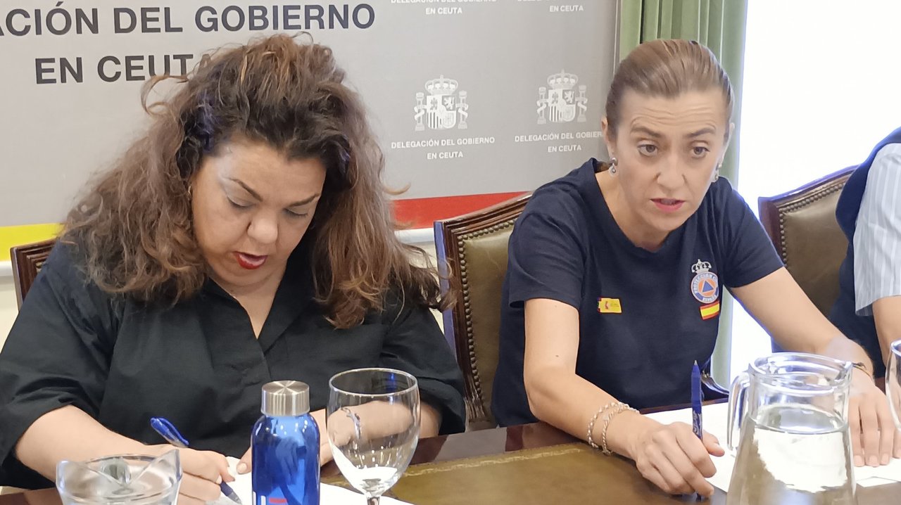 Virginia Barcones y Cristina Pérez, durante la comparecencia para hacer balance de la OPE (S.Iñesta)