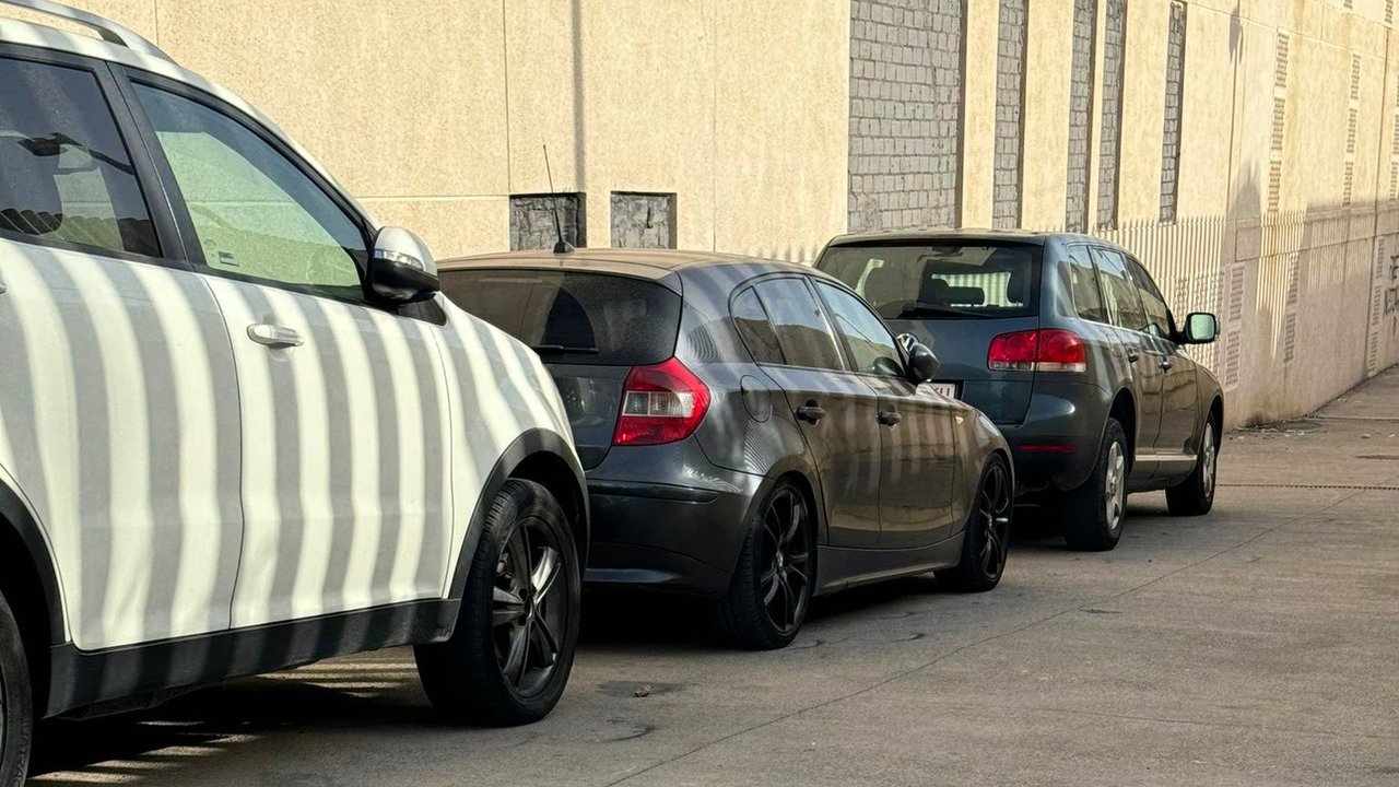 'parking' Ilegal en el pasillo de cocinas del Hospital