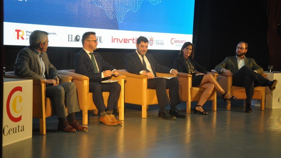  Gil, Del Barrio, Martín-Ortega y Castellvi protagonistas de esta mesa redonda. 