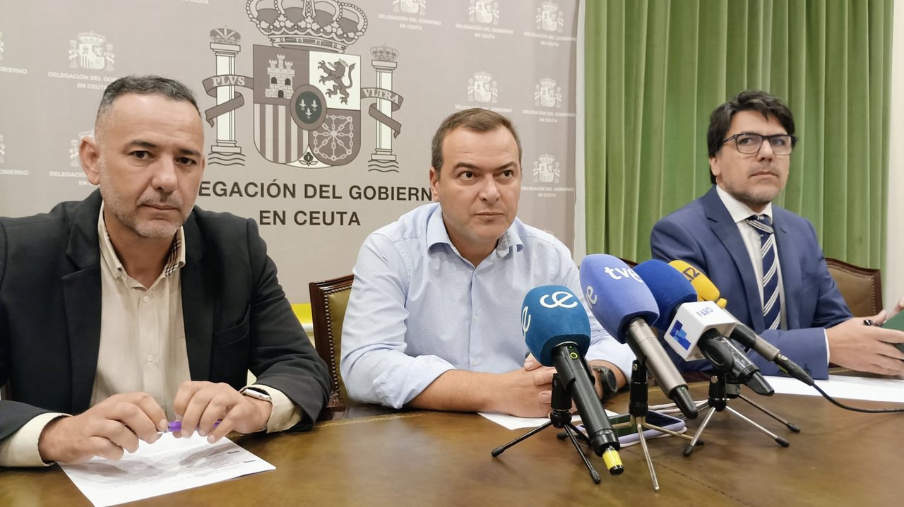 Ismael Kasrou, Gonzalo Sanz y Abselam Abdel Lah, durante la rueda de prensa (S.I.)